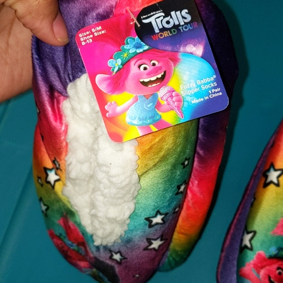 Trolls 2 Girls Fuzzy Babba Slipper - Picture 3 of 4